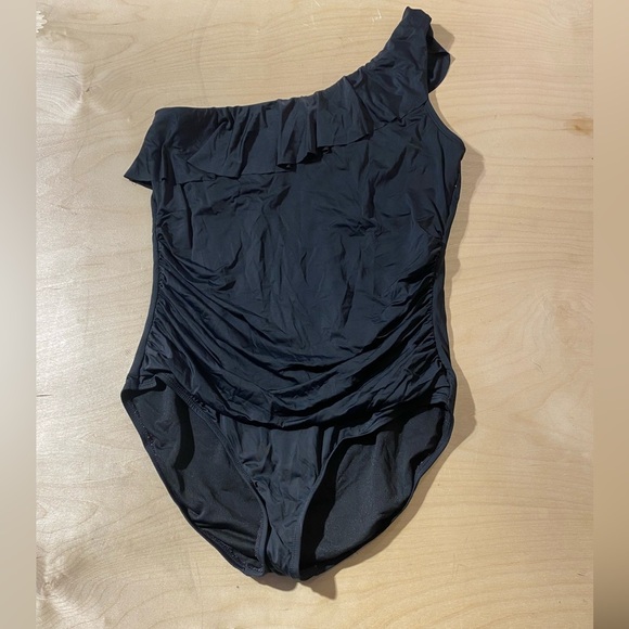 Hilor Black One-Shoulder Swimsuit 16 (MO) - Picture 2 of 8